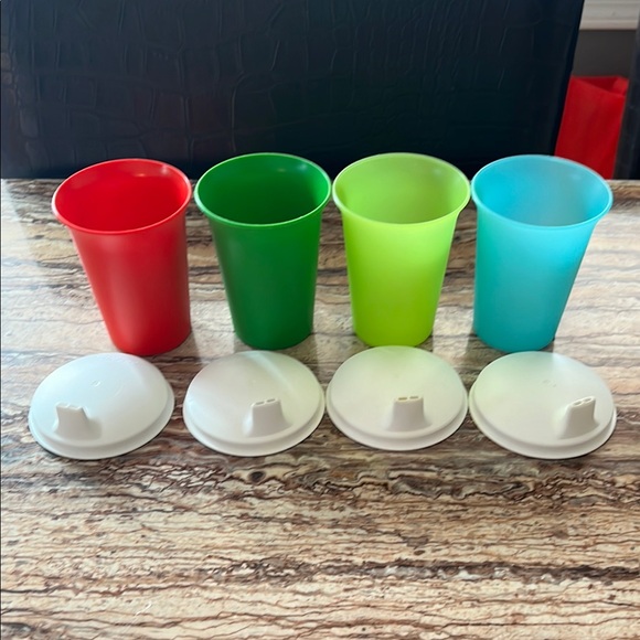 Tupperware Other - Tupperware Set of 4 Tumblers with Lids